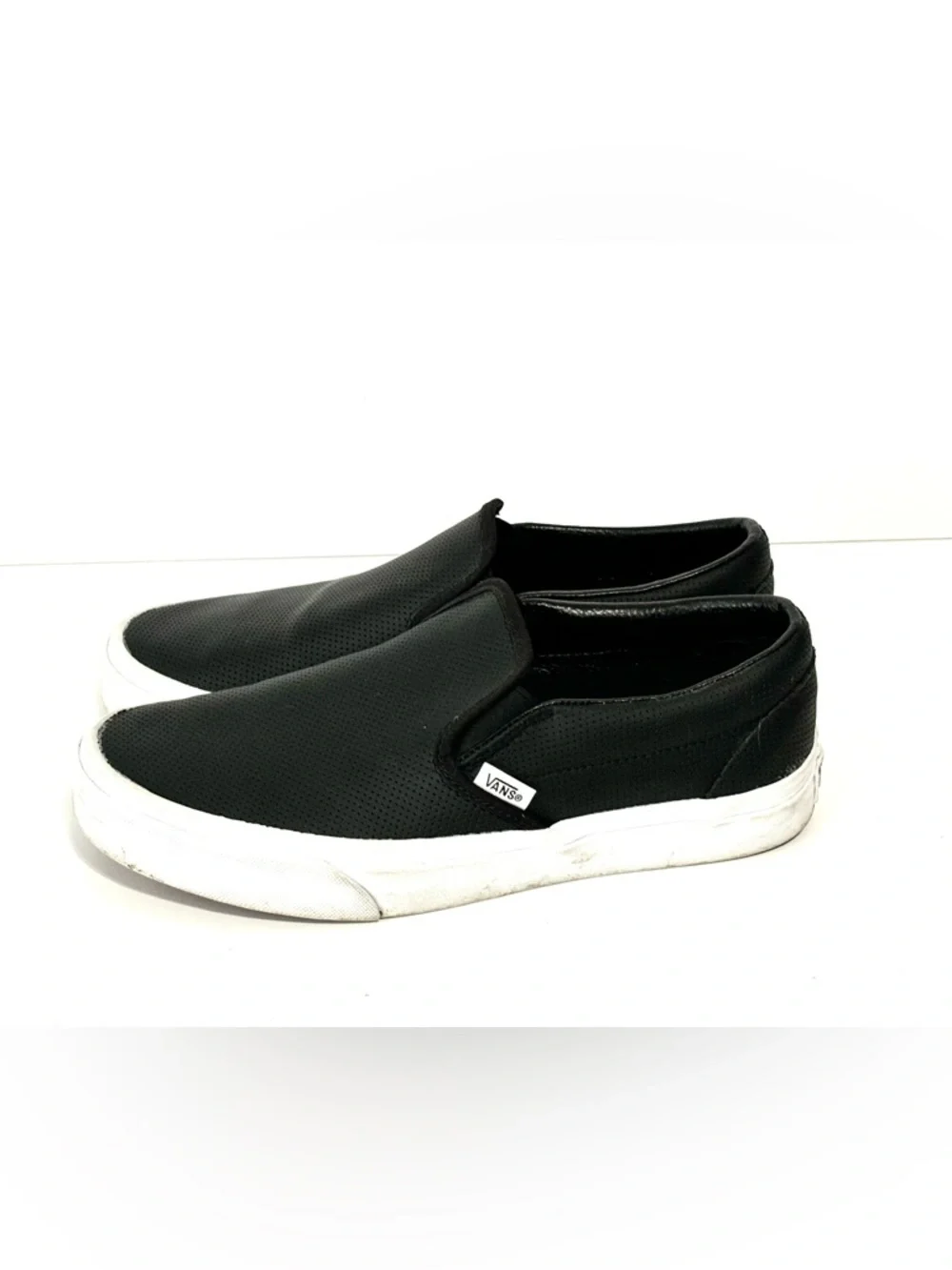 VANS Slip-On Perforated Leather Black White Low-Top Skate Shoes M 8 W 9.5